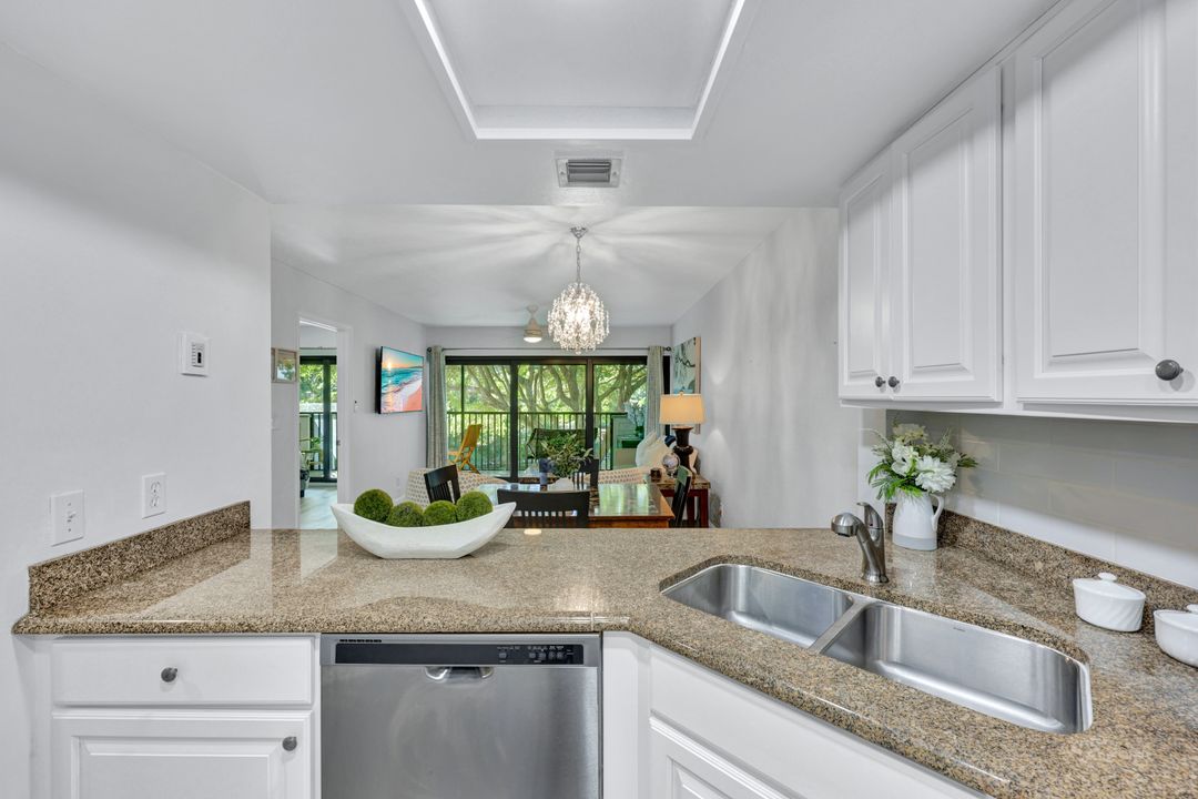 600 Neapolitan Way #257, Naples, FL 34103