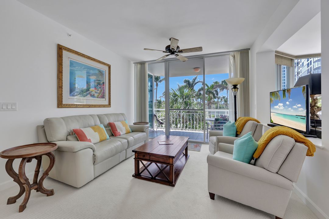 4255 Gulf Shore Blvd N  #103, Naples, FL 34103