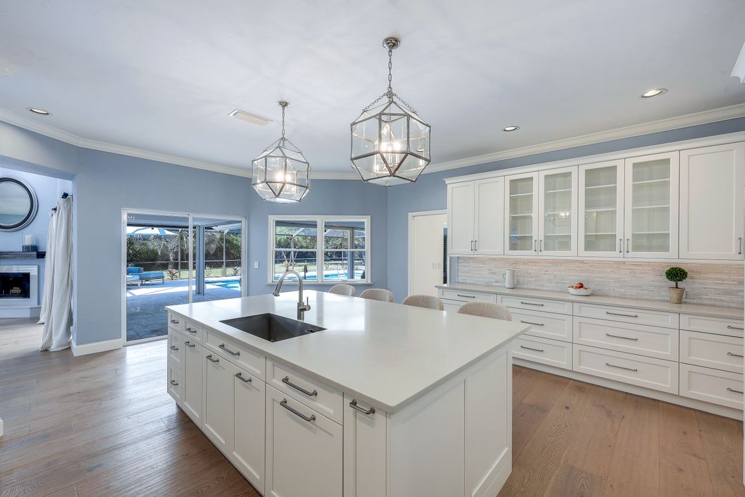 2209 Noble Ct, Naples, FL 34110