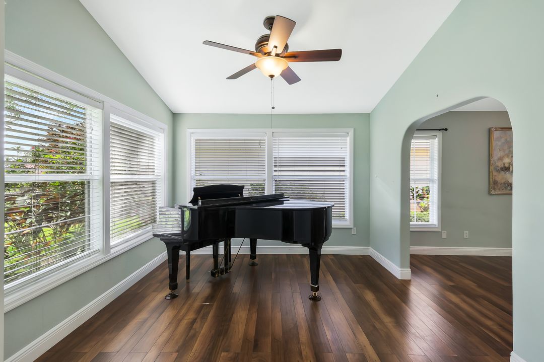 14875 Crescent Cove Dr, Fort Myers, FL 33908