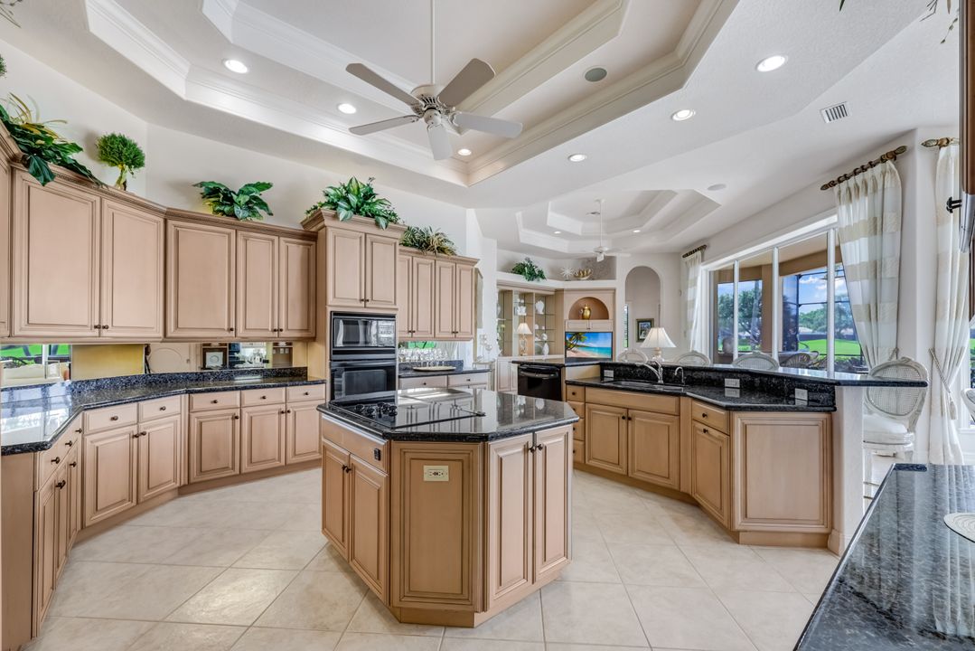 2988 St Barnabas Ct, Naples, FL 34105