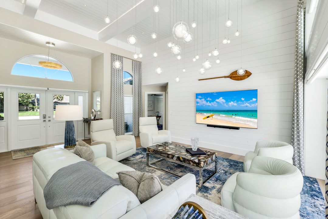 812 Tallow Tree Ct, Naples, FL 34108