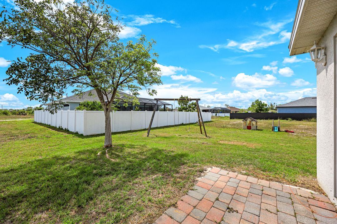 4424 NE 10th Ct, Cape Coral, FL 33909