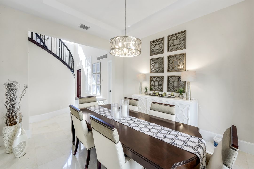 2106 Modena Ct, Naples, FL 34105