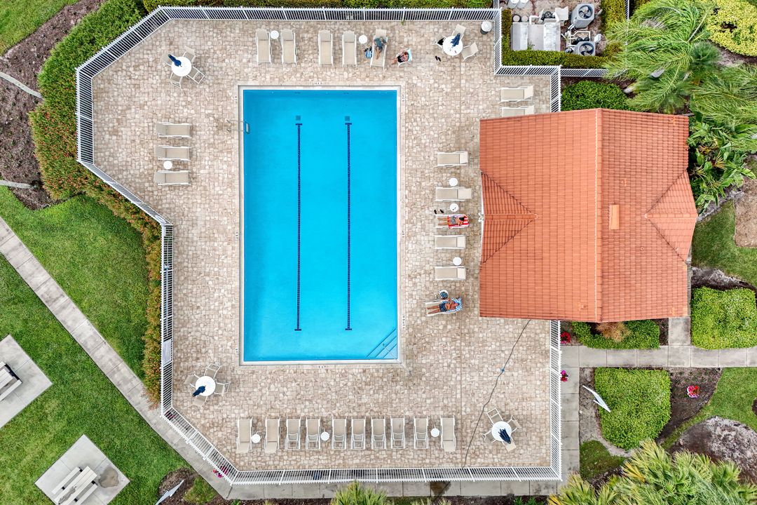 7818 Emerald Cir #103, Naples, FL 34109