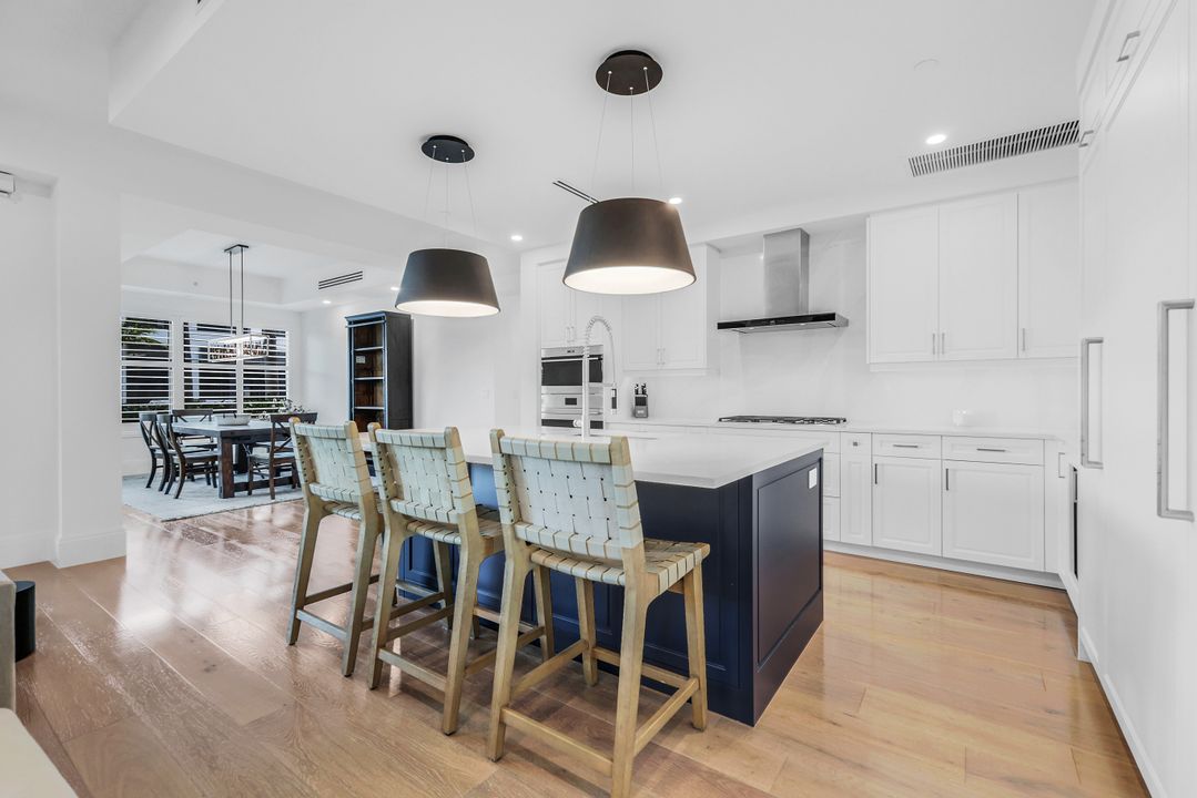 1130 3rd Ave S, Naples, FL 34102