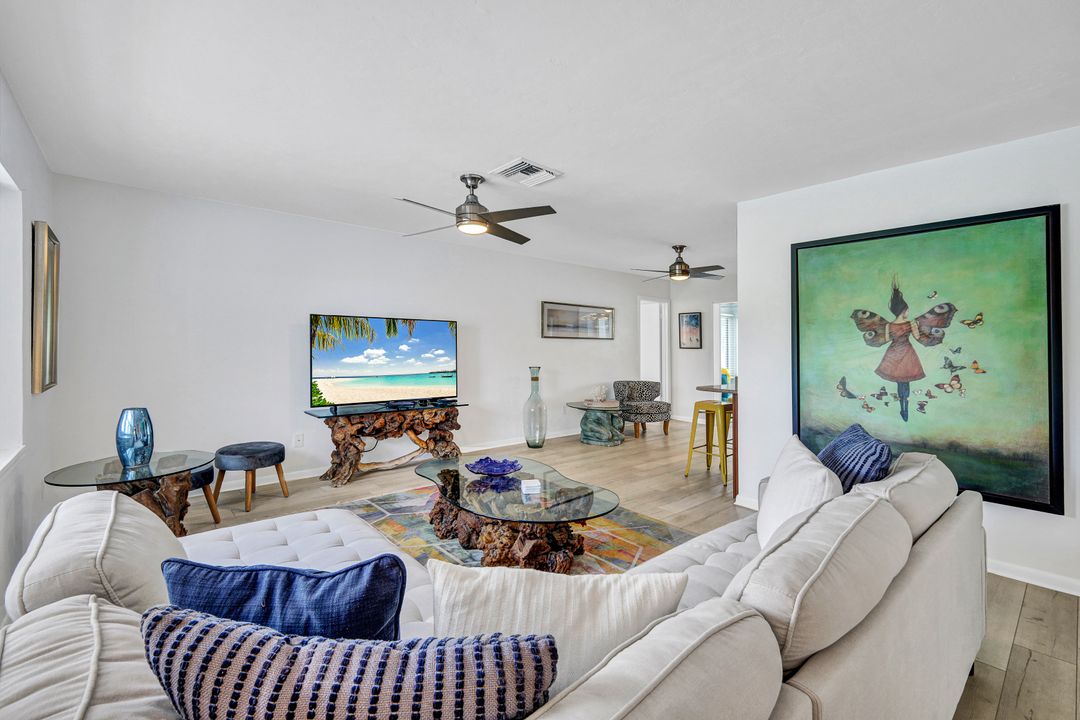 576 93rd Ave N, Naples, FL 34108