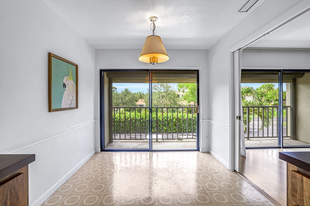 576 Retreat Dr #201, Naples, FL 34110