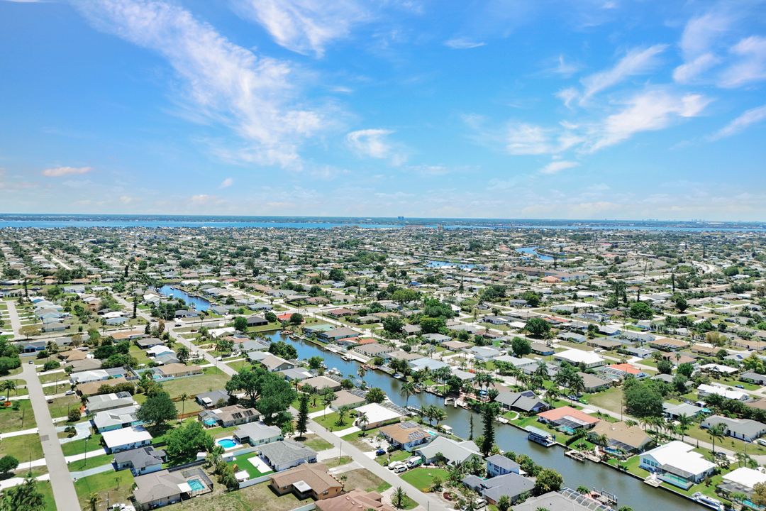 703 SE 33rd Terrace, Cape Coral, FL 33904