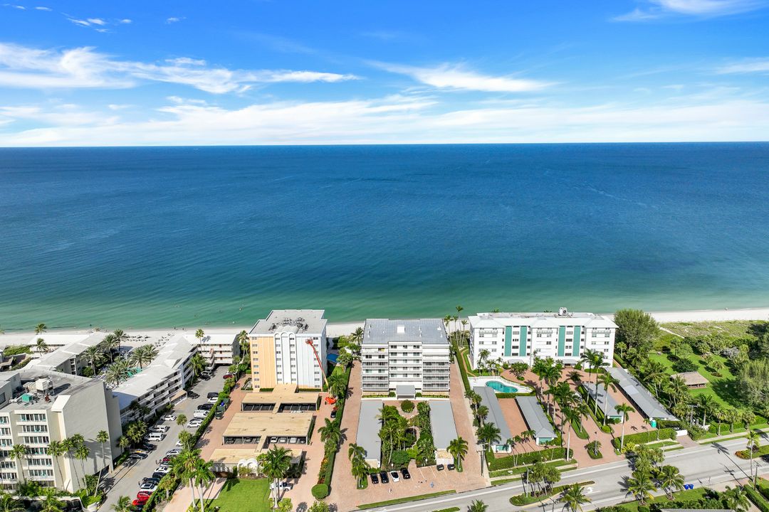 1977 Gulf Shore Blvd N #503, Naples, FL 34102