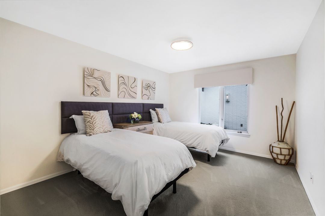 703 Heathery Ln, Naples, FL 34108