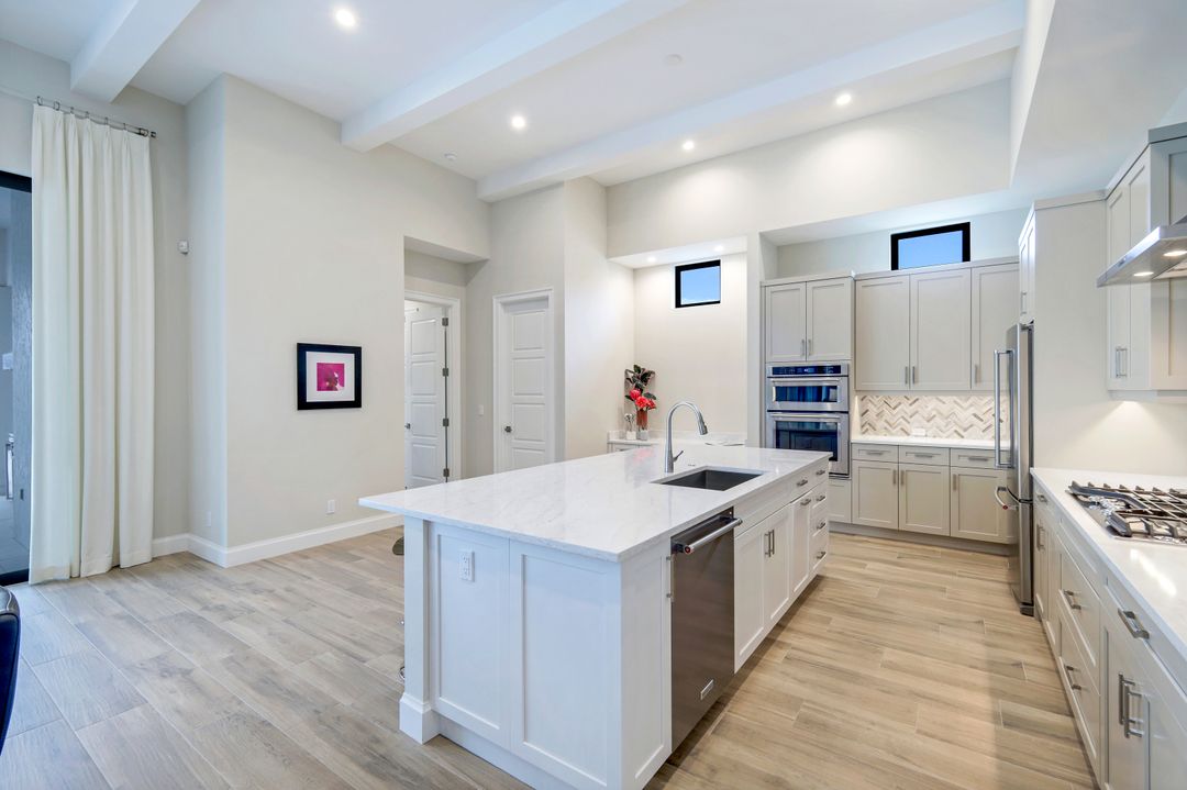 16724 Enclave Cir, Naples, FL 34110