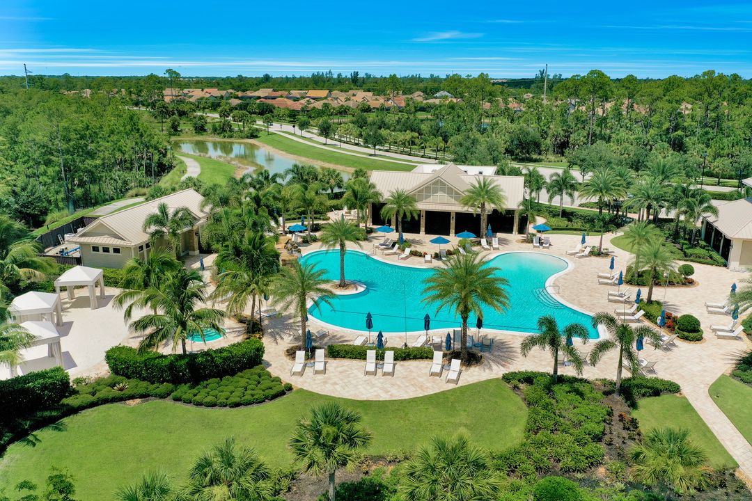 7631 Winding Cypress Dr, Naples, FL 34114