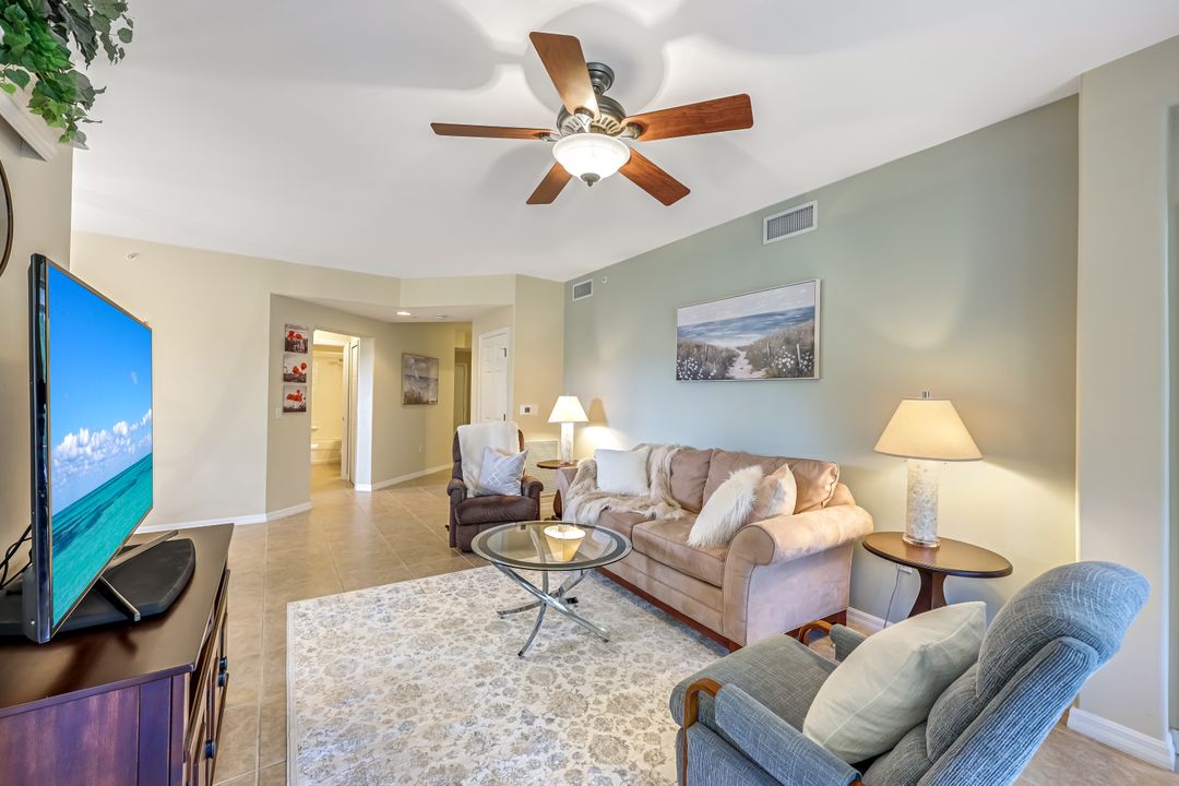 1375 Henley St #402, Naples, FL 34105