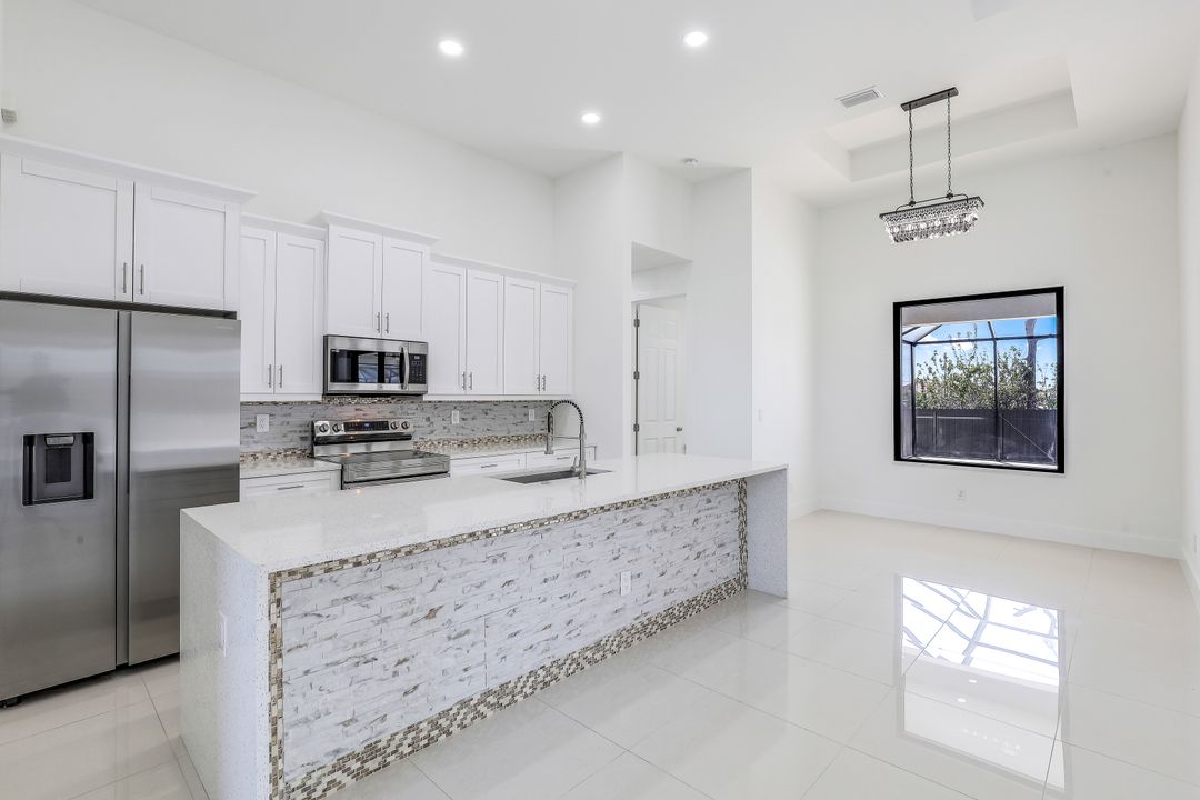 420 SW 31st Pl, Cape Coral, FL 33991