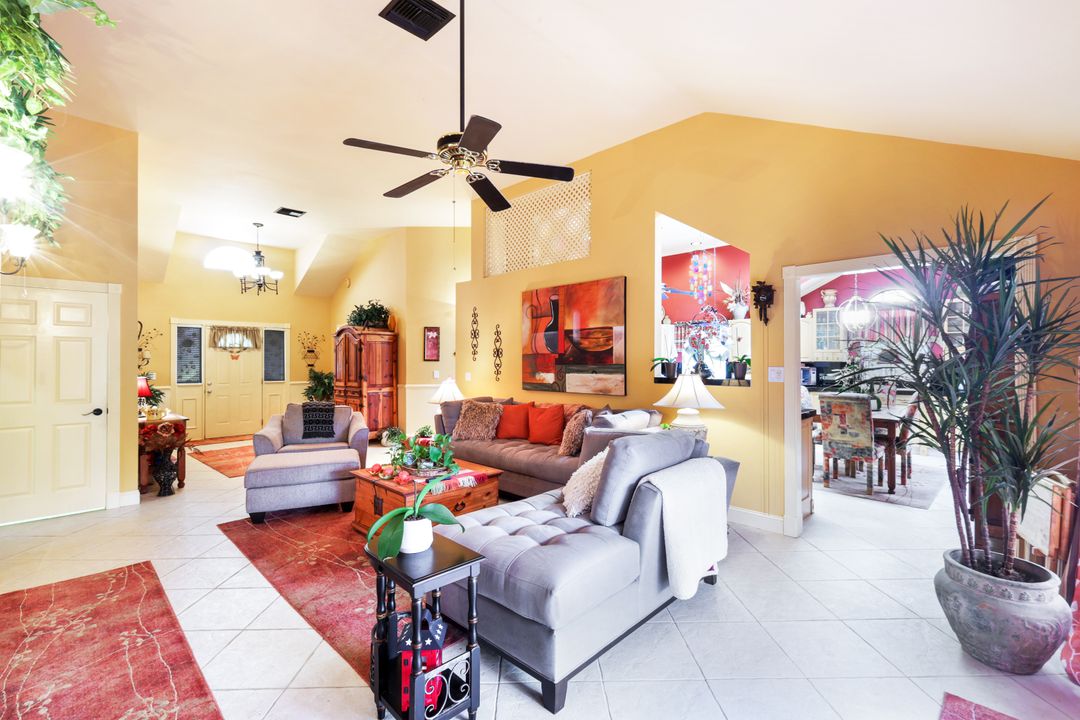 84 Valley Stream Ln, Naples, FL 34113