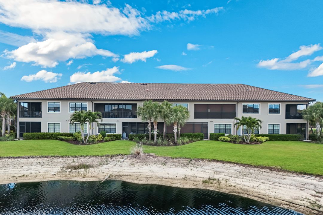 9684 Montelanico Loop #204, Naples, FL 34119