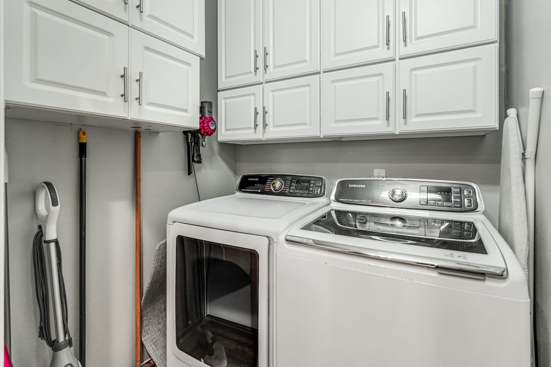 8267 Parkstone Pl #201, Naples, FL 34120