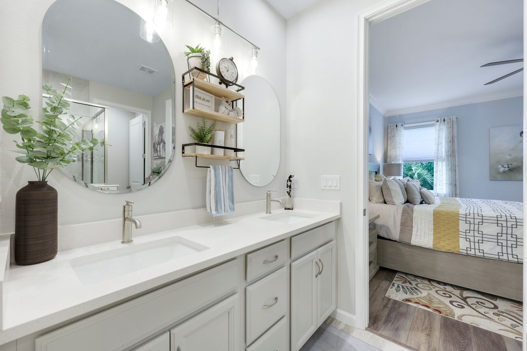 10341 Bonavie Cv Dr, Fort Myers, FL 31570