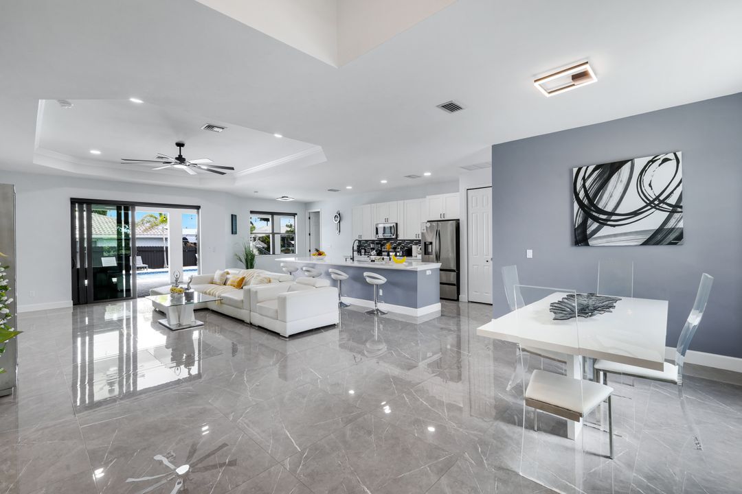 2419 Country Club Blvd, Cape Coral, FL 33990