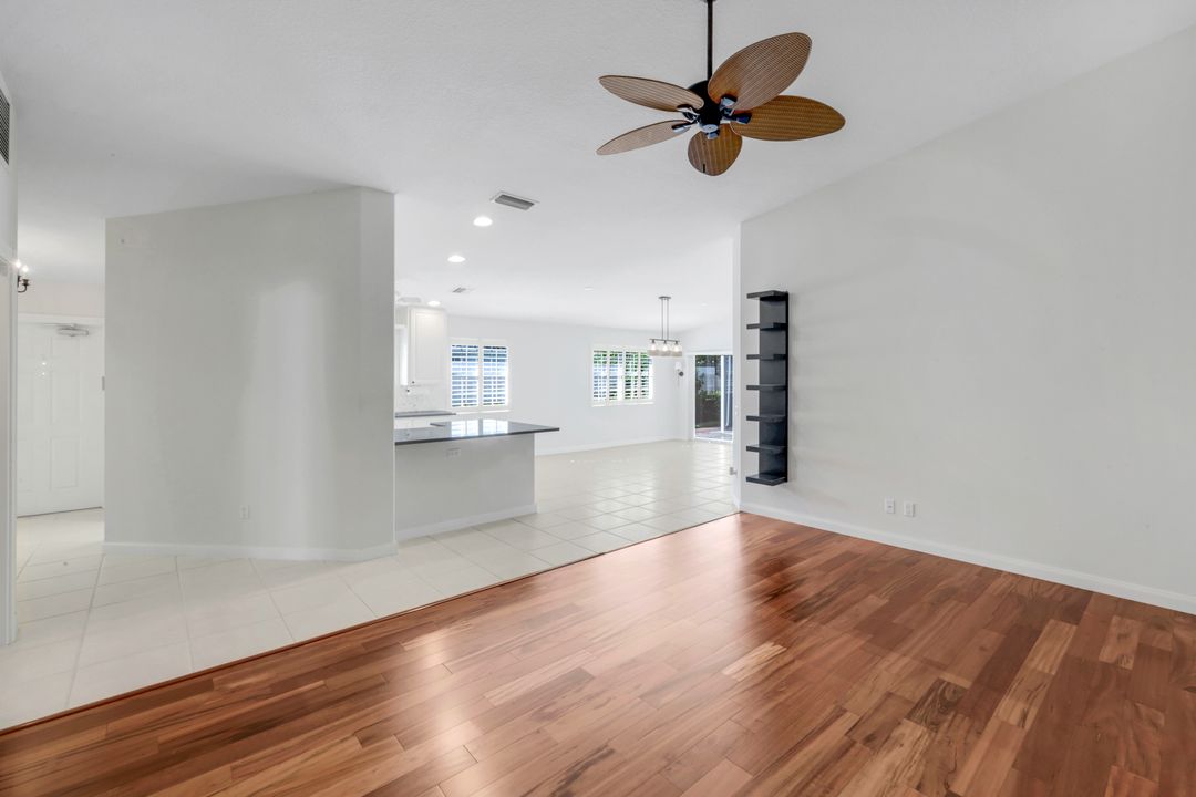 4155 St George Ln, Naples, FL 34119