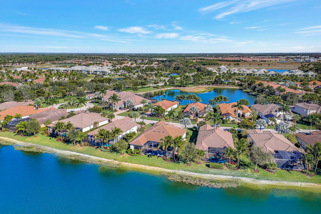 3181 Olympia Ln, Naples, FL 34114