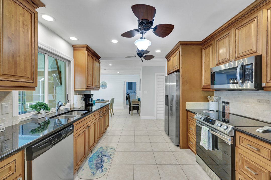 122 Palm River Blvd, Naples, FL 34110