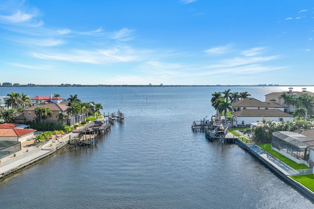 441 Bayshore Dr, Cape Coral, FL 33904