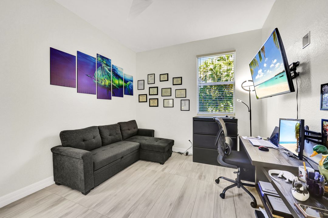 8596 Southwind Bay Cir, Fort Myers, FL 33908