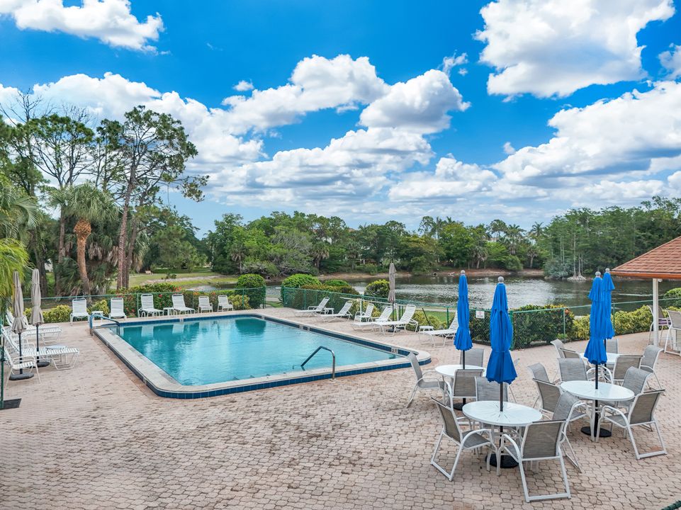 526 Lake Louise Cir #402, Naples, FL 34110