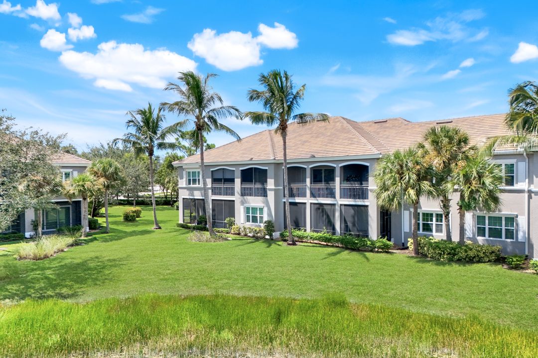 9242 Tesoro Ln #203, Naples, FL 34114