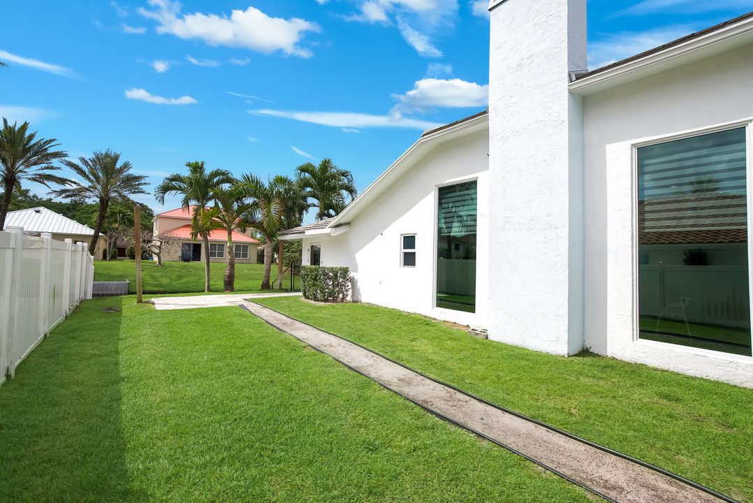 1002 Lake Shore Dr, Delray Beach, FL 33444