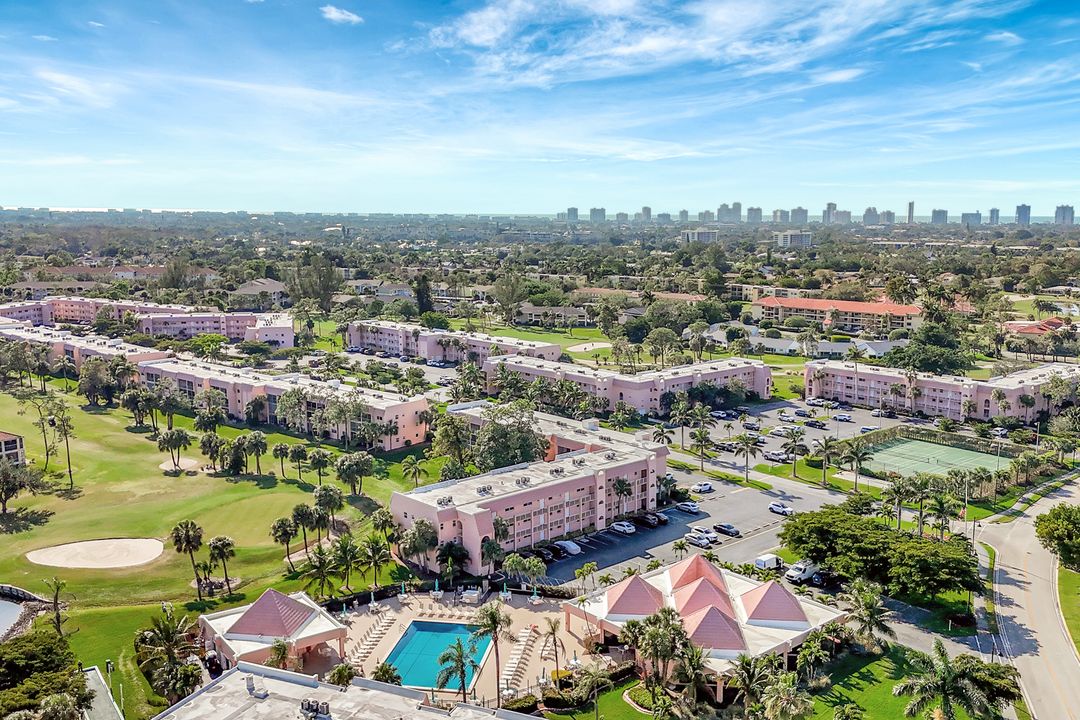 225 Turtle Lake Ct #209, Naples, FL 34105