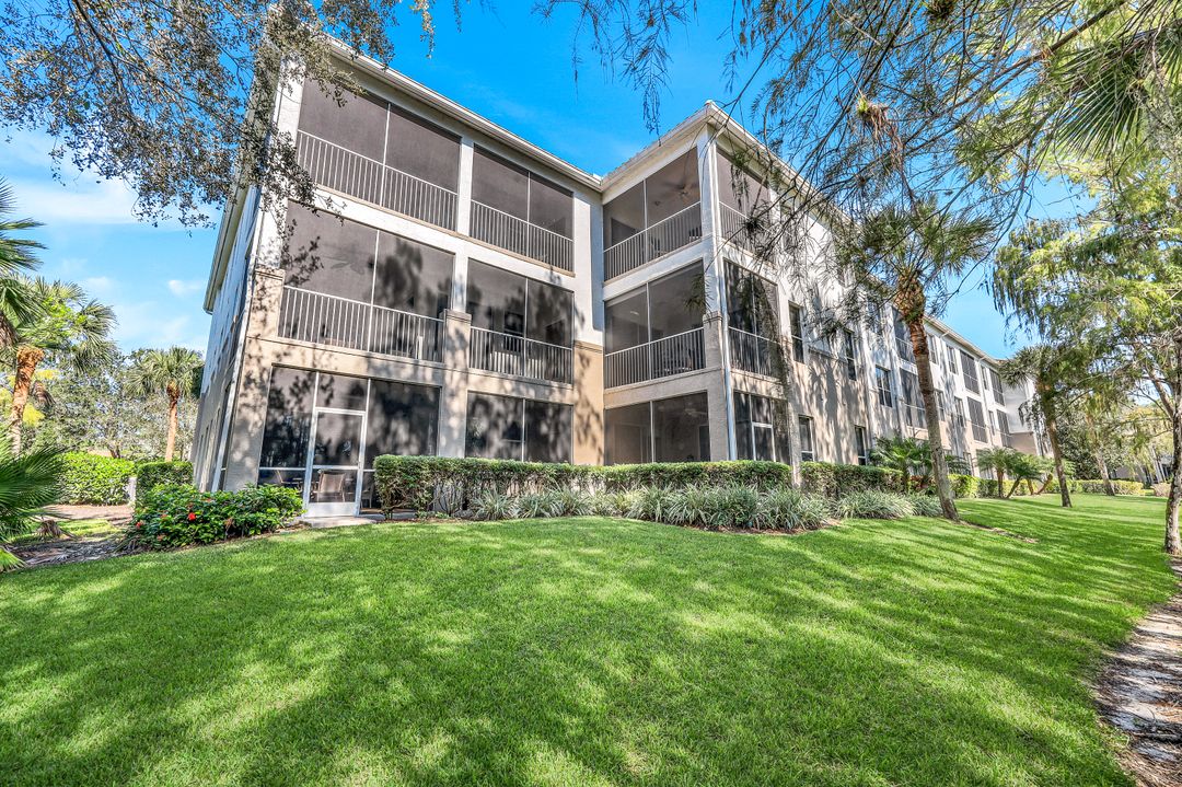 8285 Danbury Blvd #207, Naples, FL 34120