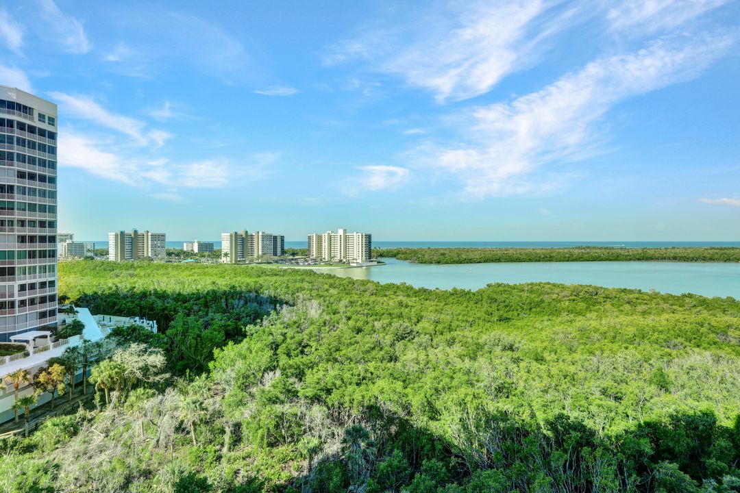 285 Grande Way #903, Naples, FL 34110