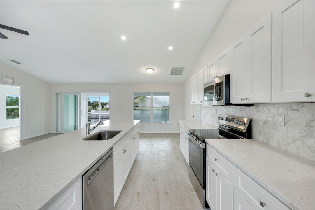 1629 NE 33rd Terrace, Cape Coral, FL 33909