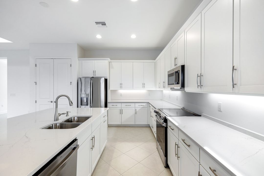 3764 Finsbury Wy, Fort Myers, FL 33905