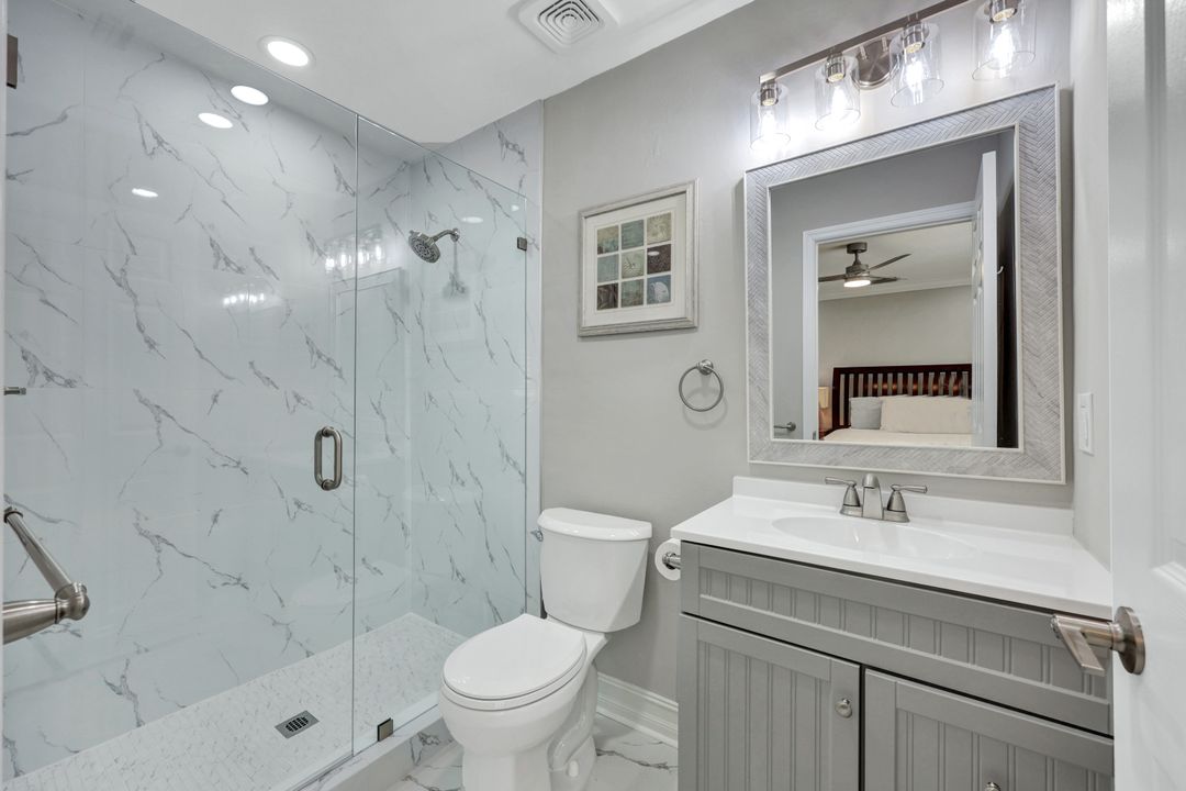 565 93rd Ave N, Naples, FL 34108