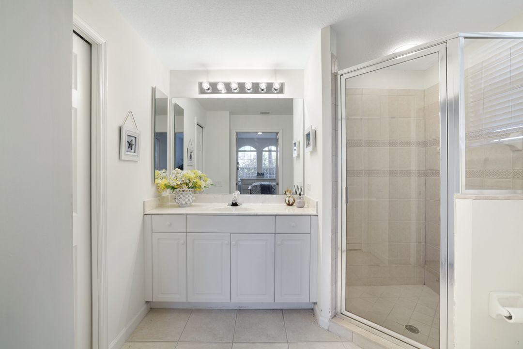 10049 Heather Ln #101, Naples, FL 34119