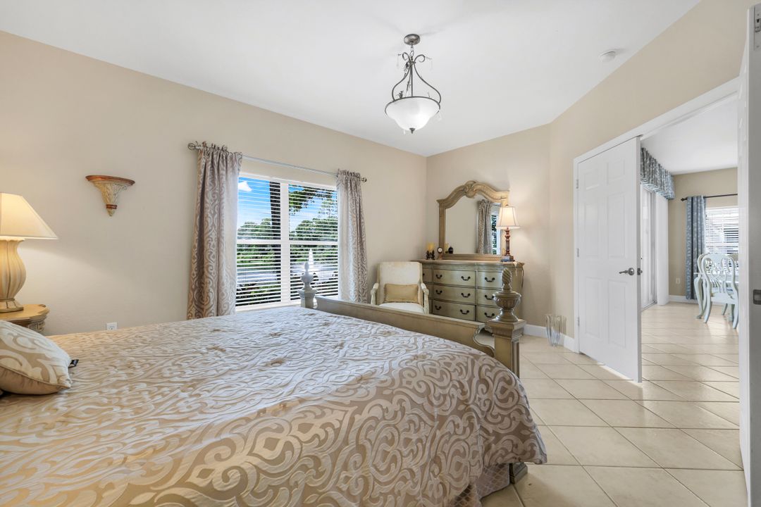 5650 Northboro Dr #102, Naples, FL 34110