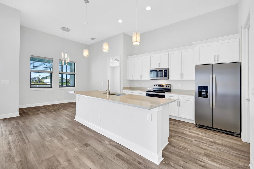 3527 SW 4th Ln, Cape Coral, FL 33991