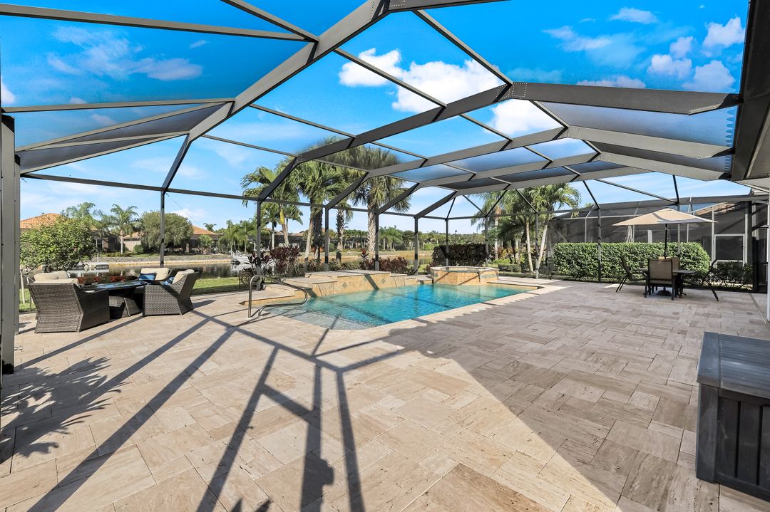 9103 Graphite Cir, Naples, FL 34120