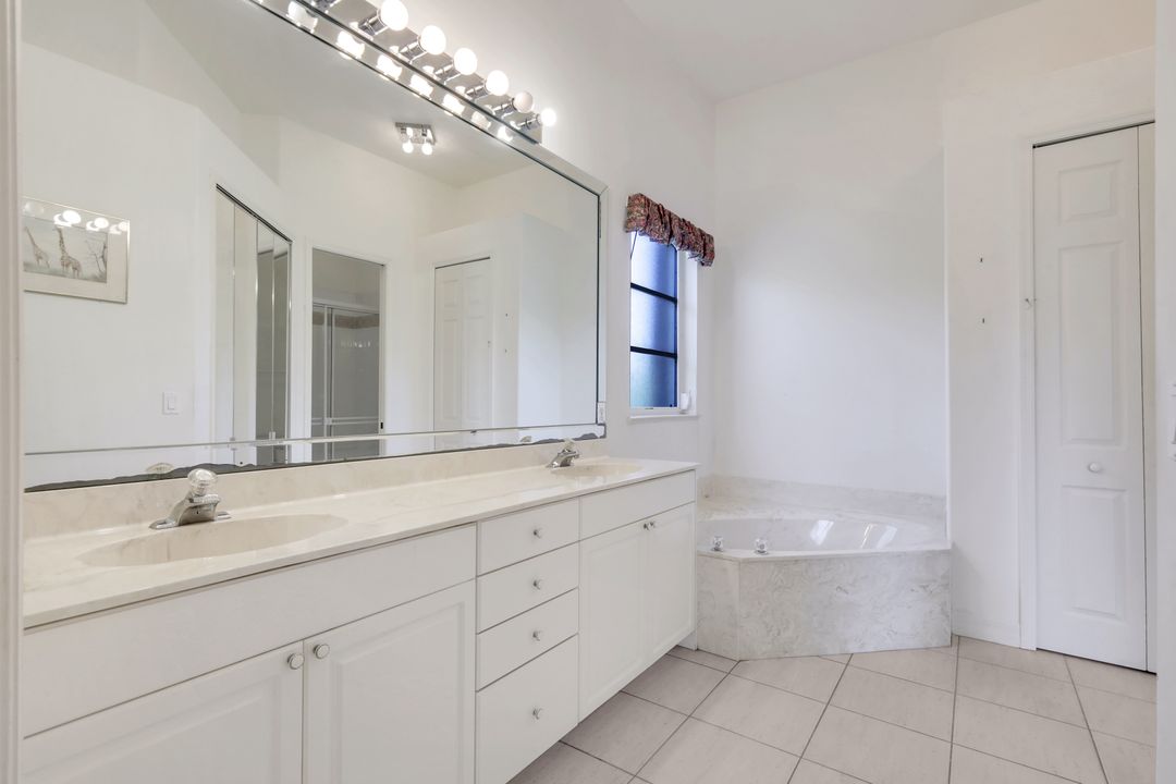 28476 Del Lago Way, Bonita Springs, FL 34135