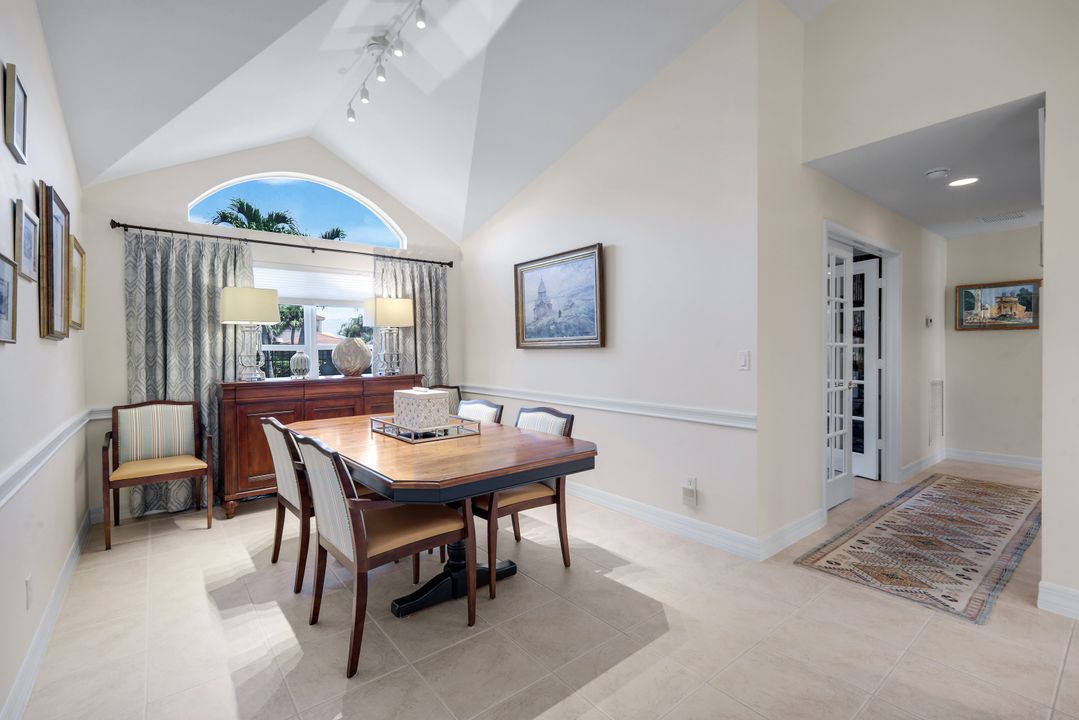 1654 Triangle Palm Terrace, Naples, FL 34119