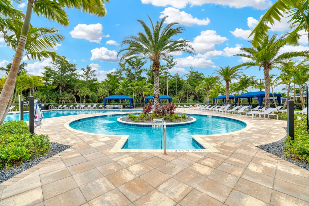 12078 Mimosa St, Naples, FL 34120