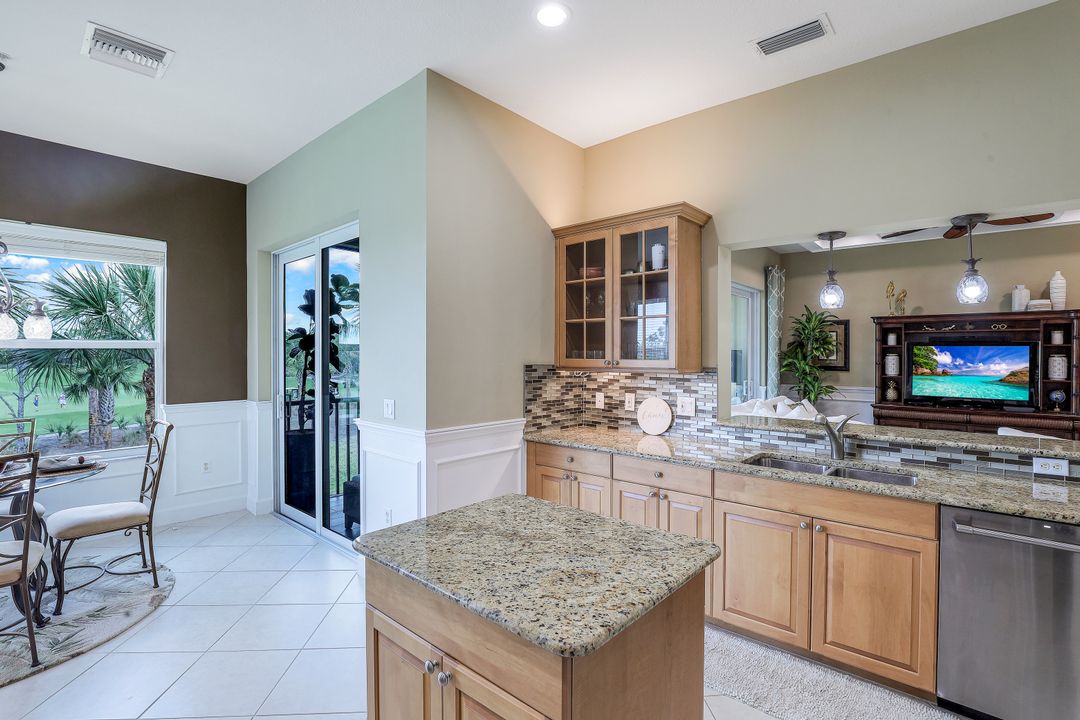 9204 Quartz Ln #201, Naples, FL 34120