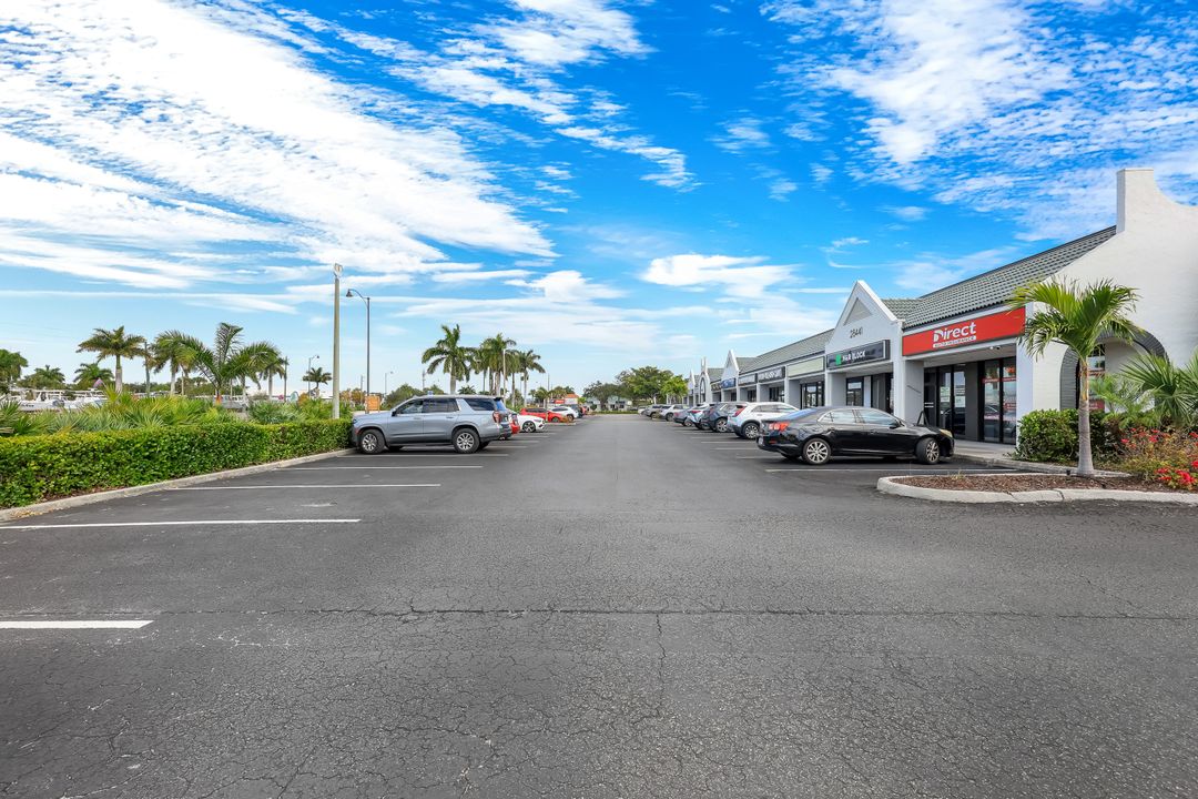 28441 S Tamiami Trl, Bonita Springs, FL 34134