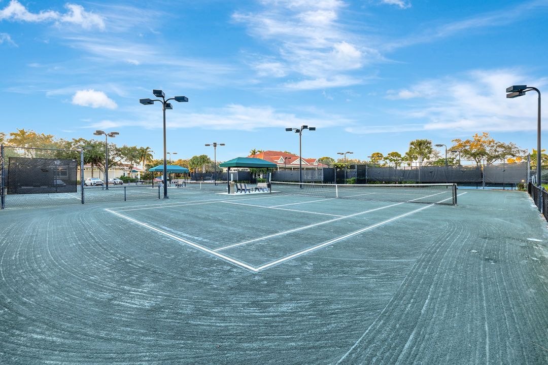 1252 Pocantico Ln, Naples, FL 34110