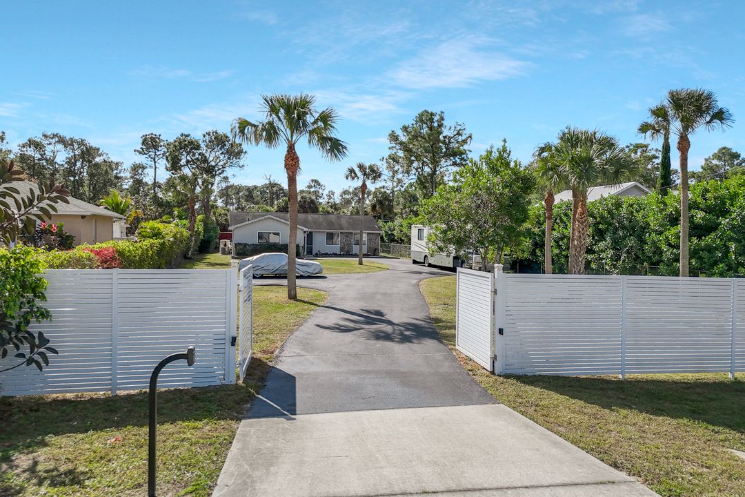 3870 White Blvd, Naples, FL 34117