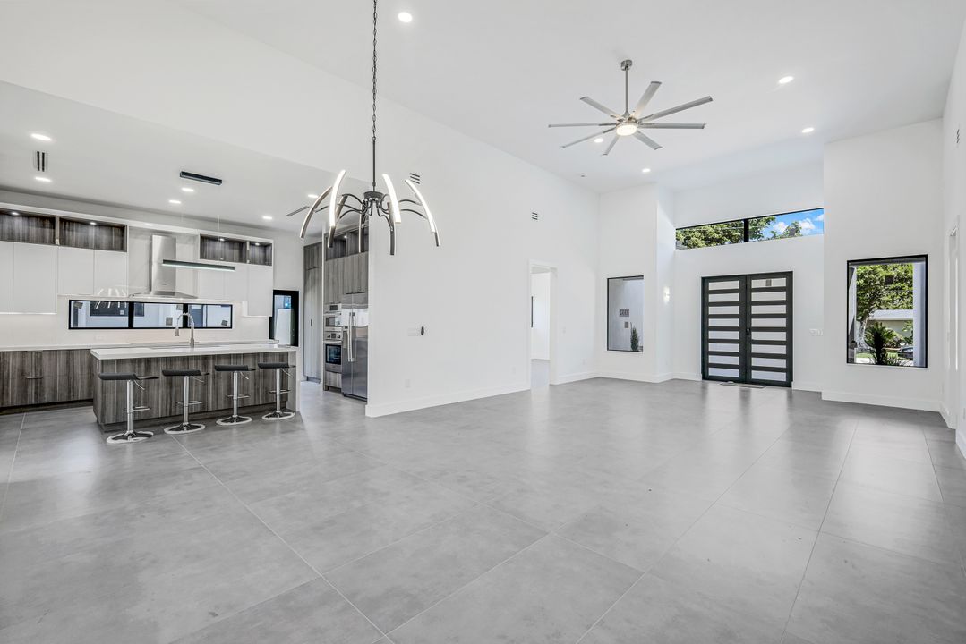 1332 Longwood Dr, Fort Myers, FL 33919